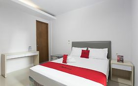 RedDoorz Plus near Cilandak Town Square 2